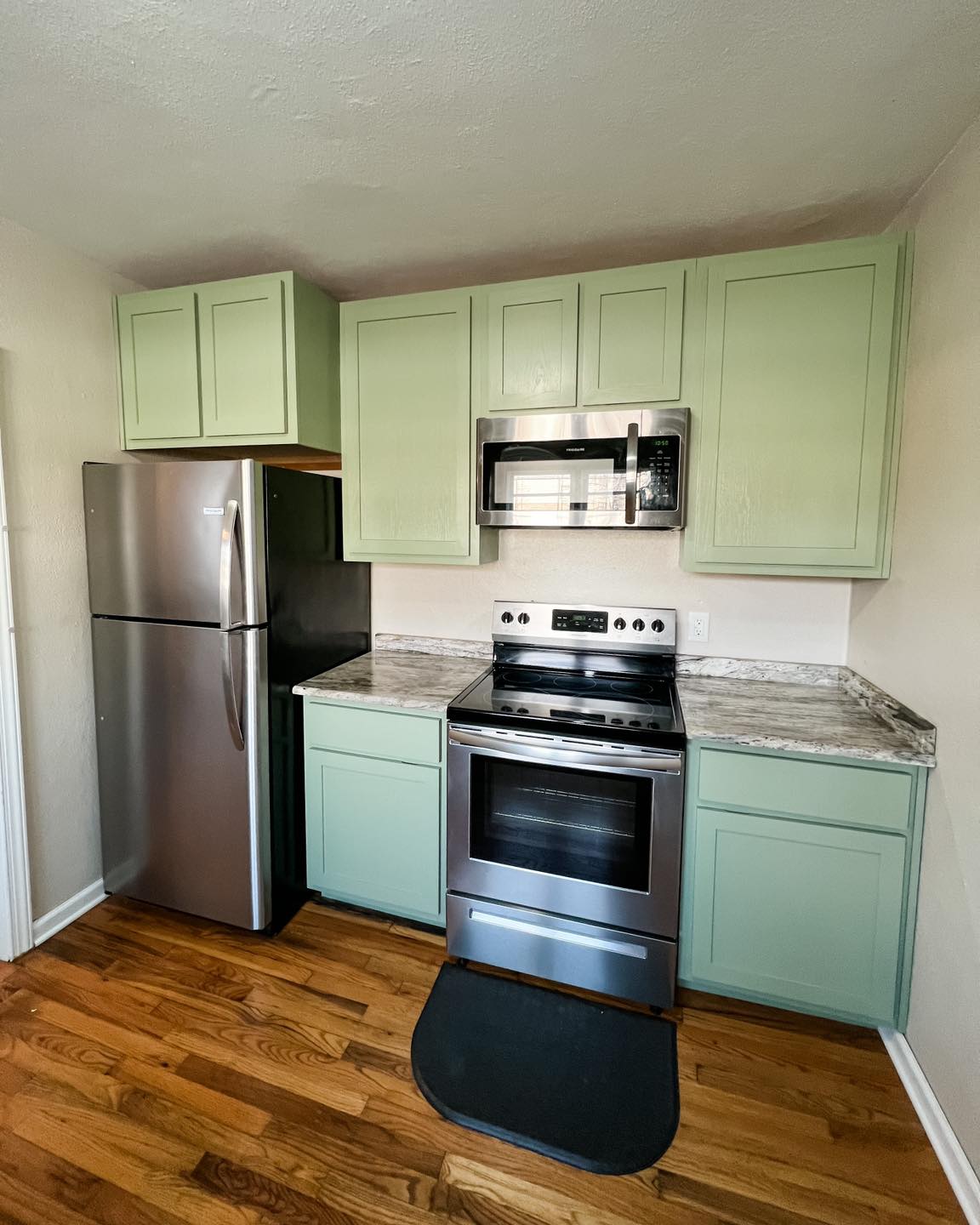 Fresh Sage - All-In-One Resin Paint for Furniture & Cabinets