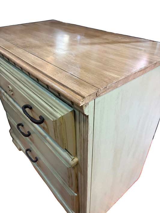 Accent table fresh sage, faux wood top