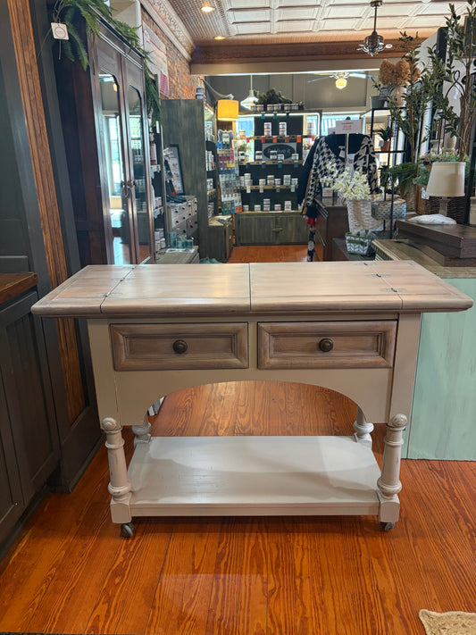 Accent table with wheels