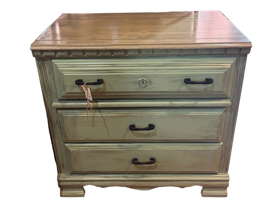 Accent table fresh sage, faux wood top