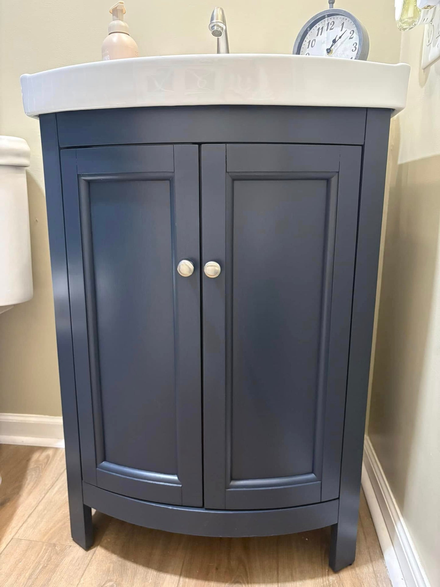Farmhouse Navy - All-In-One Resin Paint for Furniture & Cabinets