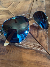 Load image into Gallery viewer, Aviator Sunglasses 3 styles